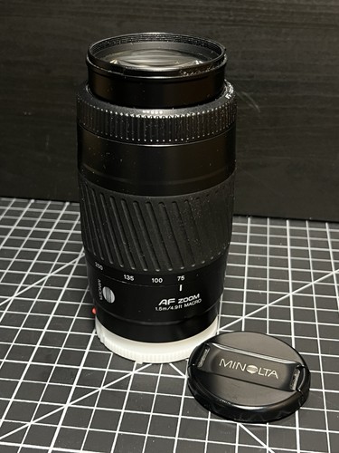 Beautiful Minolta AF Zoom 75-300 Lens With Caps - Picture 3 of 6