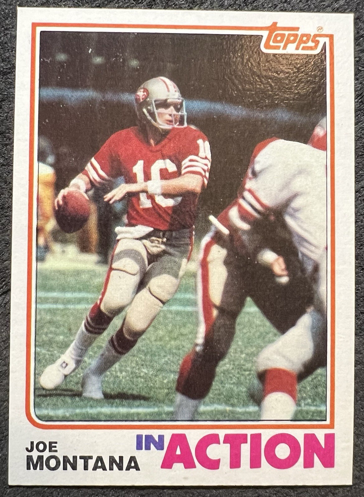 1982 TOPPS JOE MONTANA IN ACTION (SAN FRANCISCO 49RS) #489 NM/MT