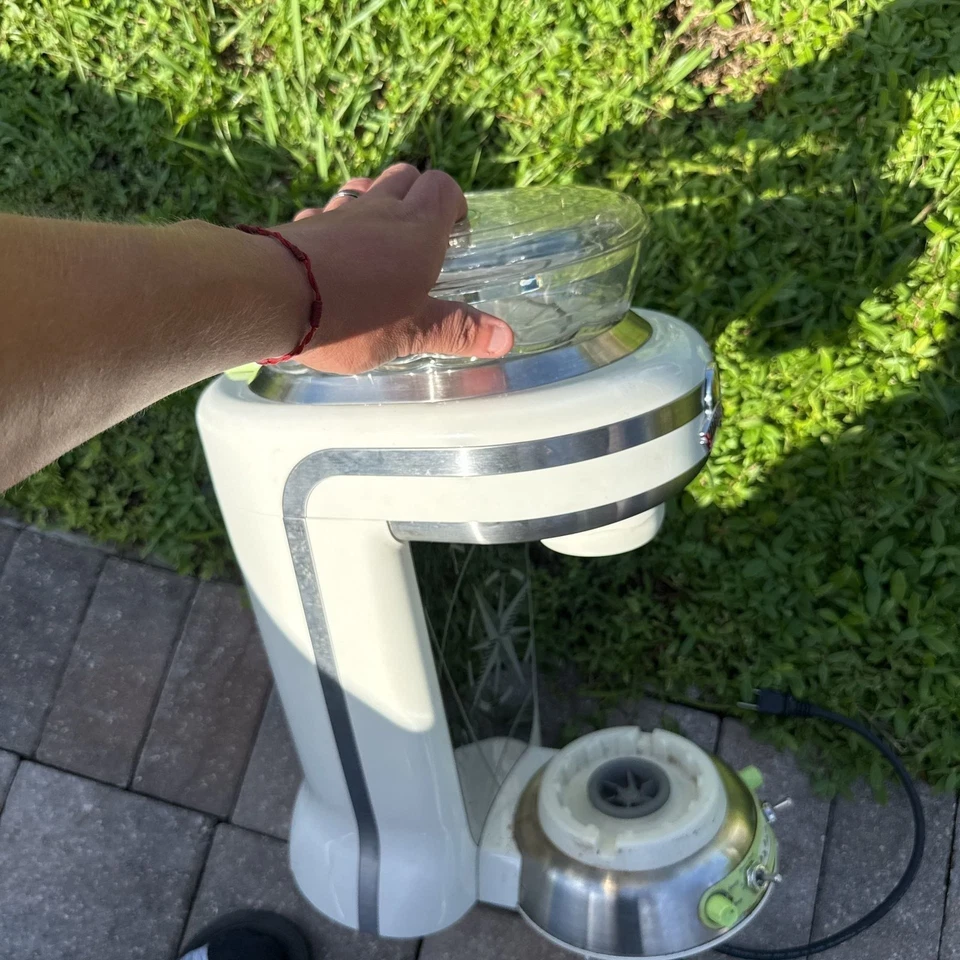 Máquina de bebidas para hacer brebaje congelado Margaritaville (sin jarra) Foto 4 de 4