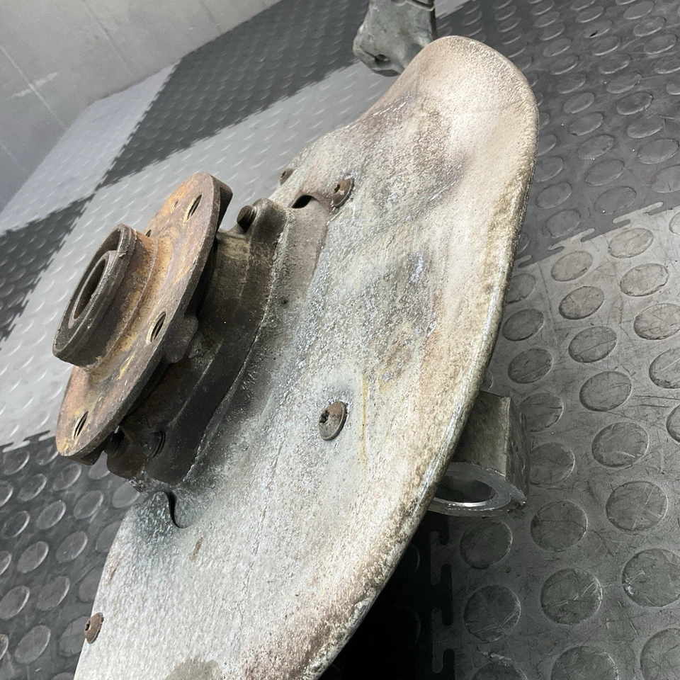 Audi Q5 2013-2017 conjunto de buje de nudillo volante lado pasajero delantero derecho fabricante de equipos originales Foto 3 de 4