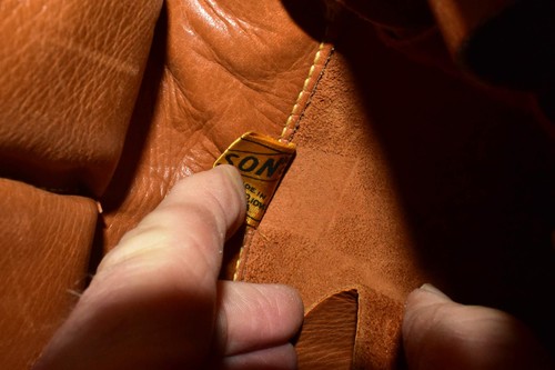 Vintage Hinson Full Grain Leather Camera Bag with Shoulder Strap - Picture 4 of 4