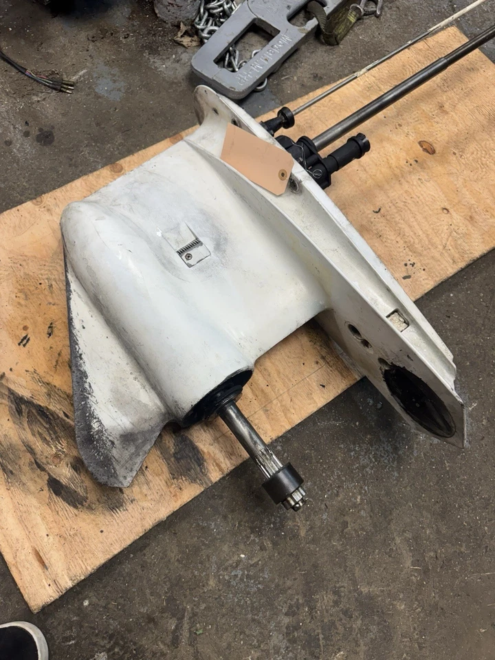 Johnson Evinrude Etec Ficht 25” caja de engranajes unidad inferior 150 175 200 225 HP V6 RH Foto 3 de 4