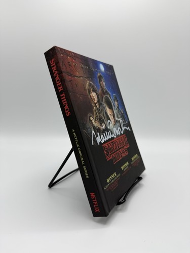 STRANGER THINGS - Season 1 (FYC DVD DigiBook) Signed By Matthew Modine (Papa)! - Picture 3 of 9
