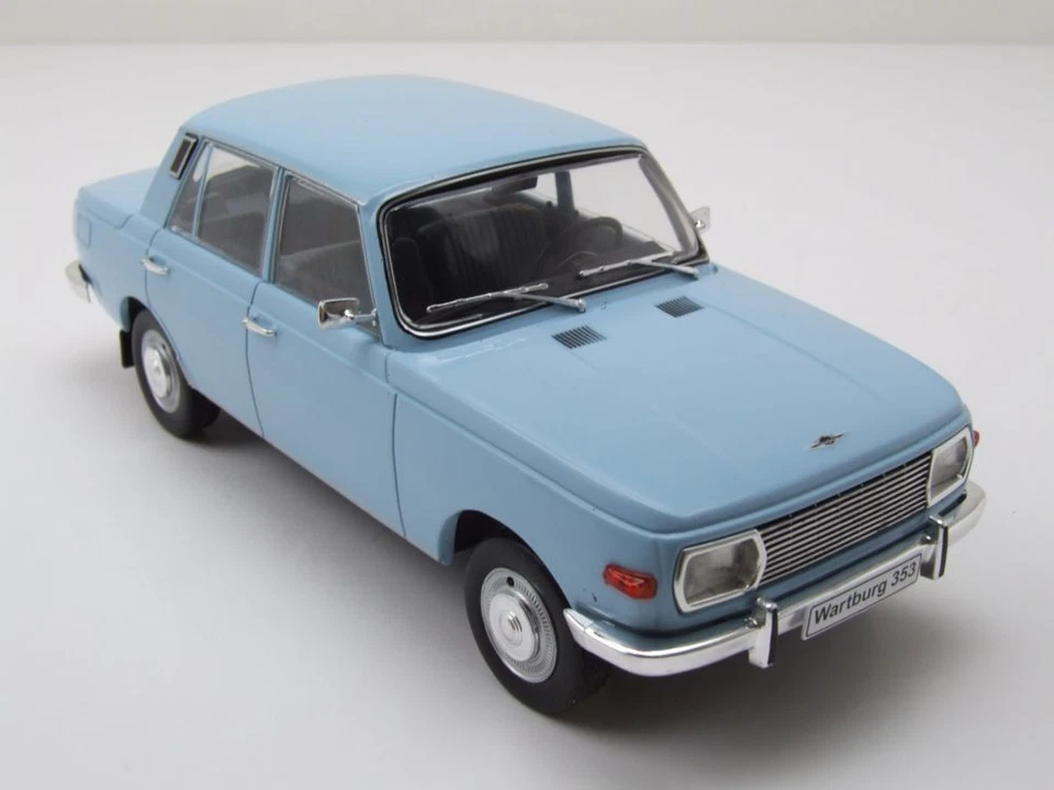 WHITEBOX, WARTBURG 353 1967 Bleu, échelle 1/24, WBXWB124159 - Photo 3/4
