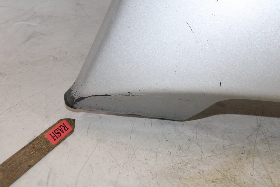 Honda CBR1100XX 2002 OEM cubierta de carenado lateral inferior inferior izquierda Foto 2 de 4