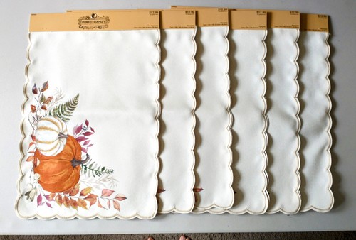 2 ct Robert Stanley Harvest Pumpkin Fall Thanksgiving Scalloped Placemats NWT - Picture 2 of 6