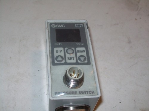 SMC ISE70-F02-43 DRUCKSCHALTER NPN/PNP OPEN COLLECTOR 1/4" G GEWINDE P5327 - Bild 7 von 7