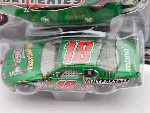 Winner's Circle HOOD MAGNET SERIES Bobby Labonte 'MADAGASCAR' 1:64 Scale DieCast - Picture 18 of 24