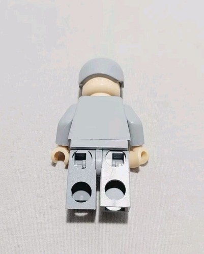 Lego Star Wars Classic Rebel Technician (2006) - Picture 2 of 2