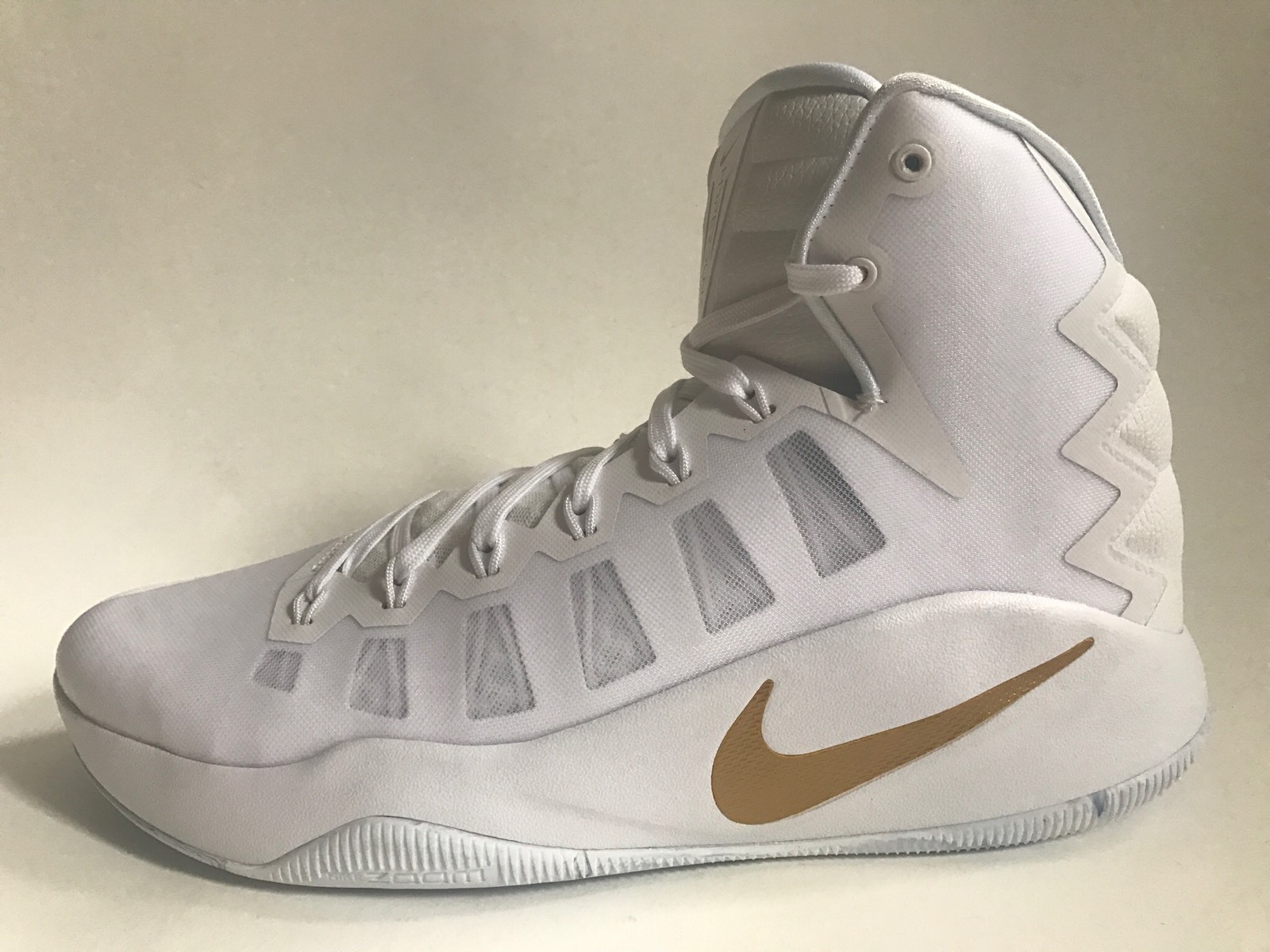 BRAND NEW NIKE HYPERDUNK 2016 CHRISTMAS DAY PROMO SAMPLE PE US 13 BRAND NEW NIKE HYPERDUNK 2016 CHRISTMAS DAY PROMO SAMPLE PE US 13