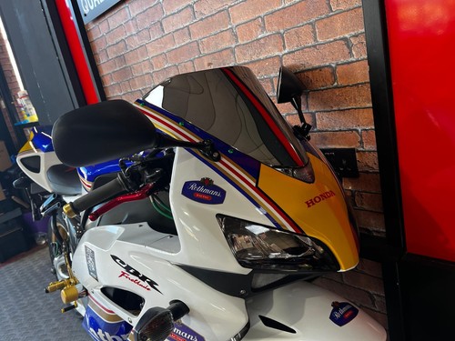 2006 Honda CBR1000RR FIREBLADE ROTHMANS - Picture 7 of 17