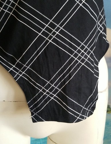 IRIS Women Black Front Tuck Shirt Top Blouse size Medium - Picture 3 of 9
