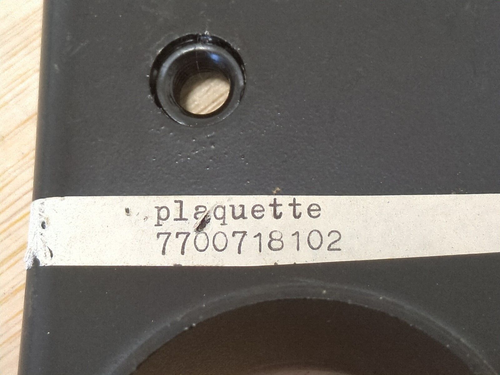 New Old Stock Genuine Renault R9 R11 Diesel Engine Mounting Bracket 7700718102 - Picture 12 of 12