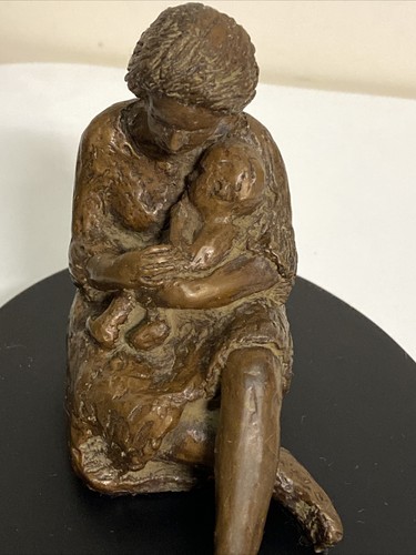 Estatua de bronce de madre e hijo 1975 firmada A 604 pesada - Imagen 7 de 10