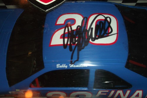 BOBBY HAMILTON AUTOGRAPHED #20 FINA COLLECTORS LIMITED EDITION BANK 1:18 (54) - Picture 3 of 4