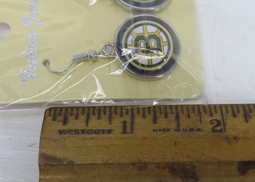 Pair of BOSTON BRUINS Pierced Dangle Earrings Jewelry - NHL Hockey 3/4" - Picture 3 of 4