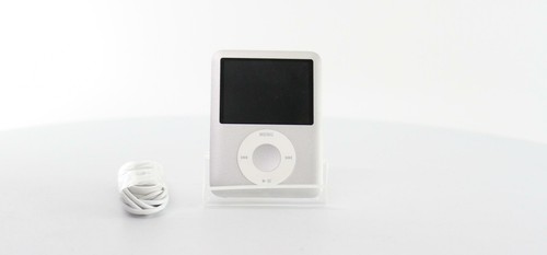 Apple iPod nano A1236 8GB - 3rd Generation - Silver (MA980LL/A) - Picture 1 of 2