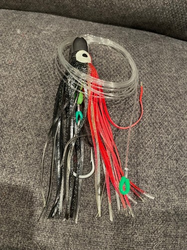 SEÑUELO DE PESCA VINTAGE NUEVO EAT MY TACKLE ROJO CABEZA NEGRA BIG GAME MARLIN ATÚN 9" - Imagen 4 de 4