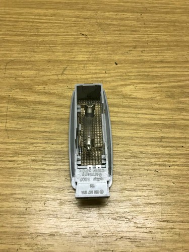 VW Passat [00-05] Rear Interior Courtesy Map Reading Light Glass - 3B9947101 - Picture 4 of 7