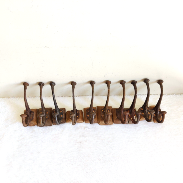 1930s Vintage Iron Wall Hooks Hanger Wooden Rich Patina Decorative 10Pcs I101 1930s Vintage Iron Wall Hooks Hanger Wooden Rich Patina Decorative 10Pcs I101