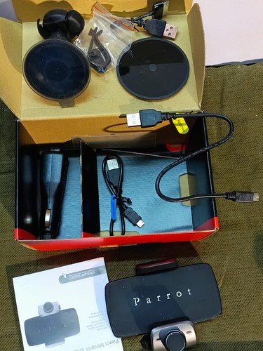 Parrot Minikit Smart Bluetooth Freisprechanalge -Ladehalterung für Smartphones - Bild 3 von 5