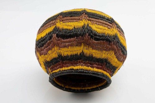 Hand Woven Golden Basket Made By Wounaan And Emberá Panama Indians. Bowl Basket, - Picture 4 of 5