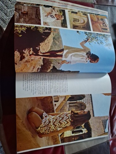 VANITY FAIR MAGAZINE 1968 - Picture 9 of 24