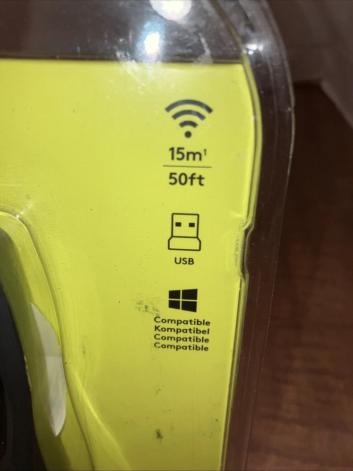 Logitech R400 Presenter Remote Control & Laser Pointer New Sealed 910-001354 - Image 2 of 4