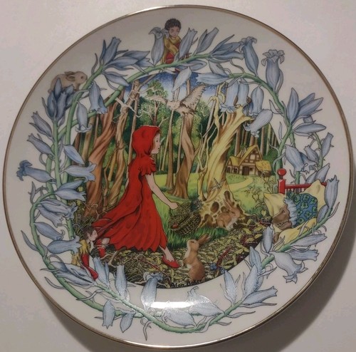 LITTLE RED RIDING HOOD Royal Cornwall Porcelain Plate Alan Baker Golden Trim - Picture 6 of 8