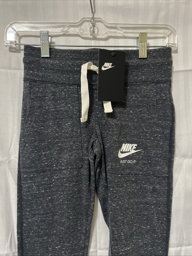NWT Nike Sportswear Club Fleece Joggers Girls XS Gray Sweatpants Logo - Picture 2 of 11