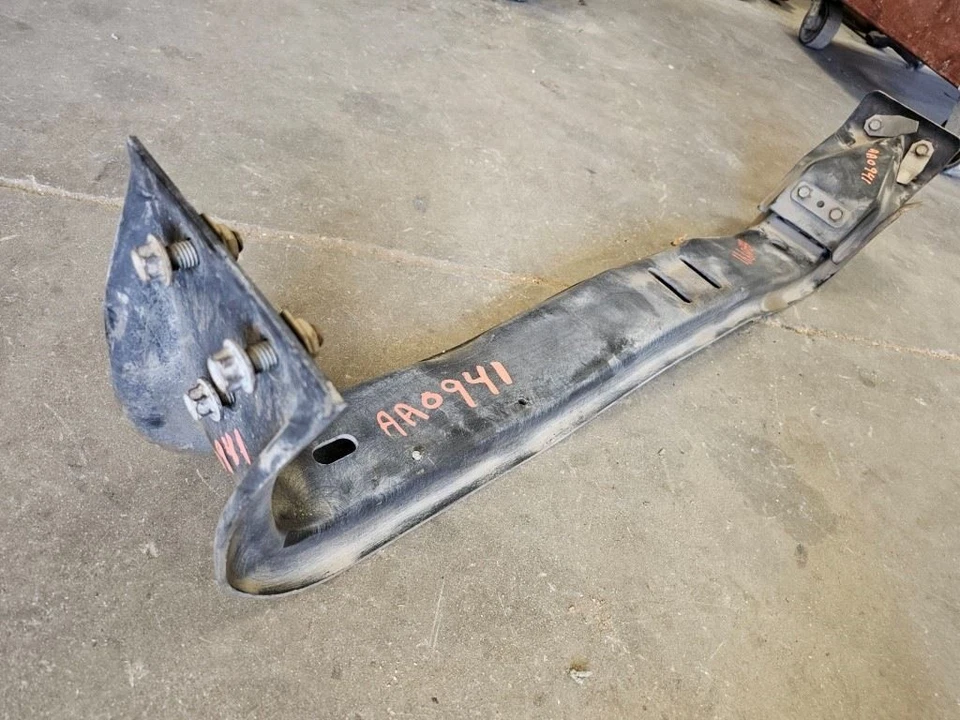 Ford F350 Super Duty 2006 6,0 L 4x4 transmisión automática 5R110 W montaje travesaño Foto 4 de 4