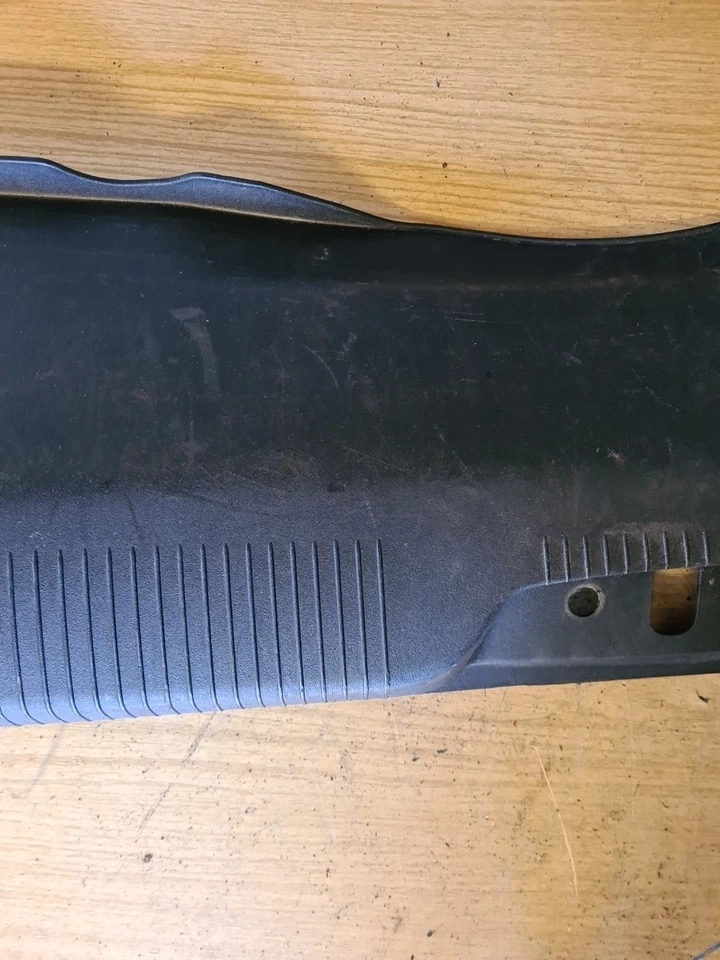 2015 ALFA ROMEO GIULIETTA MK3 BOOT TAIL GATE LATCH COVER TRIM 156078896 - Image 4 of 4