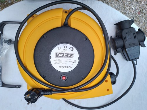 AVVOLGICAVO ELETTRICO CON CAVO 15M PROLUNGA SCHUKO DA PARETE FISSAGGIO MURO - Foto 5 di 6