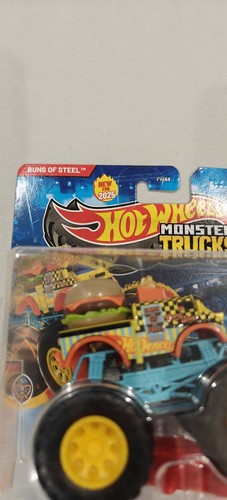 Hot Wheels Monster Trucks BUNS OF STEEL Snack Pack with Crushed Car NEW For 2025 - Picture 4 of 6