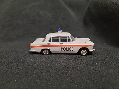 VANGUARDS VA44001 AUSTIN A60 CAMBRIDGE SUSSEX POLICE UK SCALA 1:43 - Foto 6 di 11