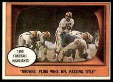 1961 Topps Browns' Plum Wins Passing Title #132 ^