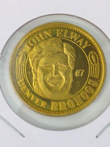 JOHN ELWAY #7 | 1997 Pinnacle NFL Quarterback Club | Edizione limitata moneta in ottone - Foto 1 di 3