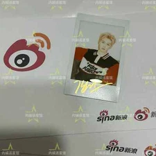 Hou Ming Hao Autograph Photos Polaroid Fidelity Signature 3 Inch 侯明昊签名拍立得