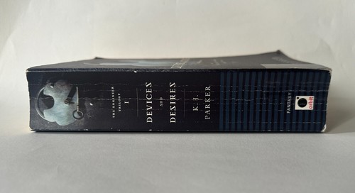 K. J. PARKER The Engineer Trilogy - Books 1-3 | 2007 Orbit Trade Paperback LOT - Bild 6 von 20