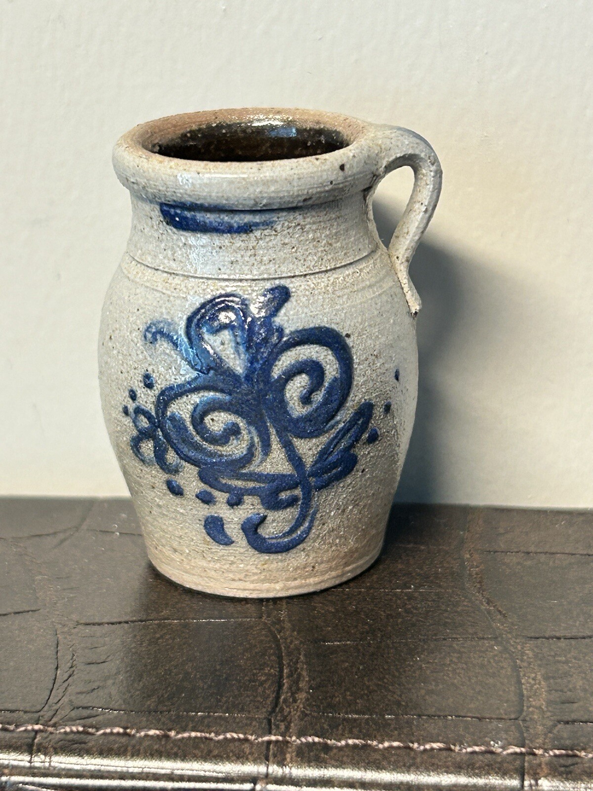 Picture 1 of 8