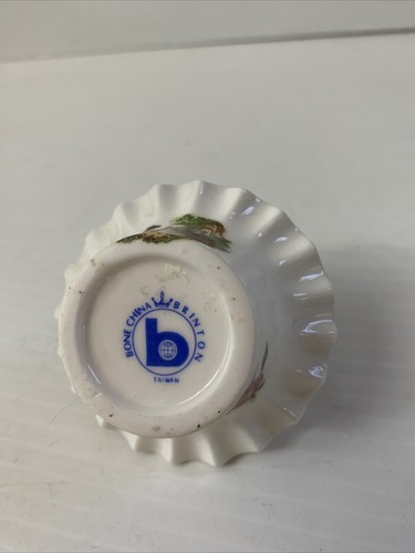 Vintage Bone China - Britton Basket / Gold Trim - Picture 2 of 4