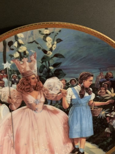 The Wizard of Oz Plate A Glimpse of the Munchkins  Hamilton Collection Plate EUC - Bild 6 von 9