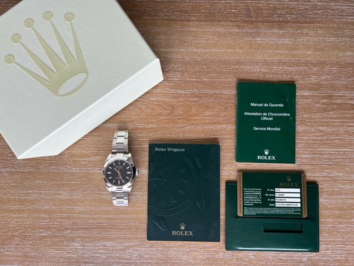 ROLEX MILGAUSS BLACK DIAL STAINLESS STEEL WATCH BOX AND PAPERS 116400  - Picture 10 of 11