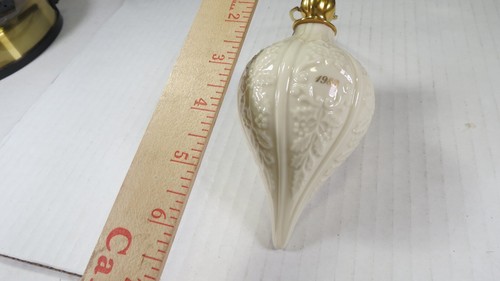 Lenox 2nd Annual 1983 Christmas Ornament Limited Edition Embossed Poinsettias - Picture 4 of 4