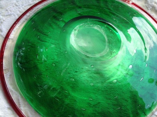 CRATE & BARREL HAND MADE PLATES MEXICO, GREEN, RED RIM 6” NWT - Picture 2 of 4