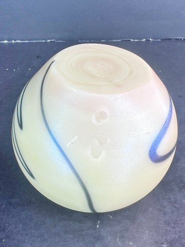 Studio Art Hanging Heart Custard Glass Paperweight - 3.5" GLOWS - Picture 4 of 9