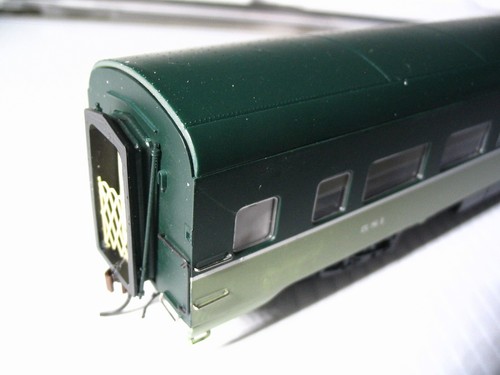 RAPIDO HO NORTHERN PACIFIC "NP" PASSNGER COACH # 581 led lights C-9 - Picture 10 of 23