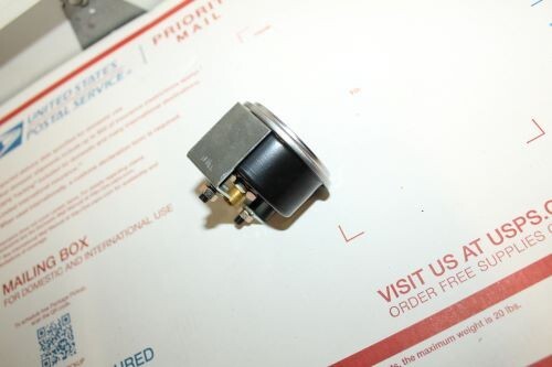 New Oil Pressure Gauge IH 240 300 320 340 350 400 450 600 650 362039-R93 0 to 75 - Picture 3 of 4