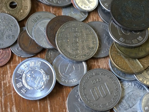 90 vintage mystery Asian coins: China coins, Japan, Thai, Vietnam - Picture 5 of 9
