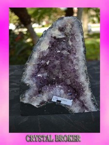 Amethyst-Geode-Cathedral-Great-Quality-Clusters-Crystals-Rainbows-Agate